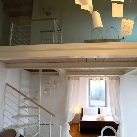 Pratelli6 Lantgård *